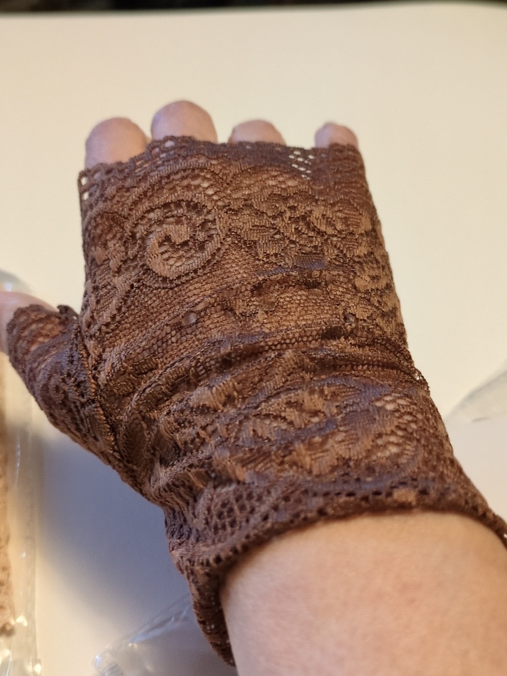 2 Lace Fingerless Gloves - Beige and Brown NWOT - Picture 2 of 5